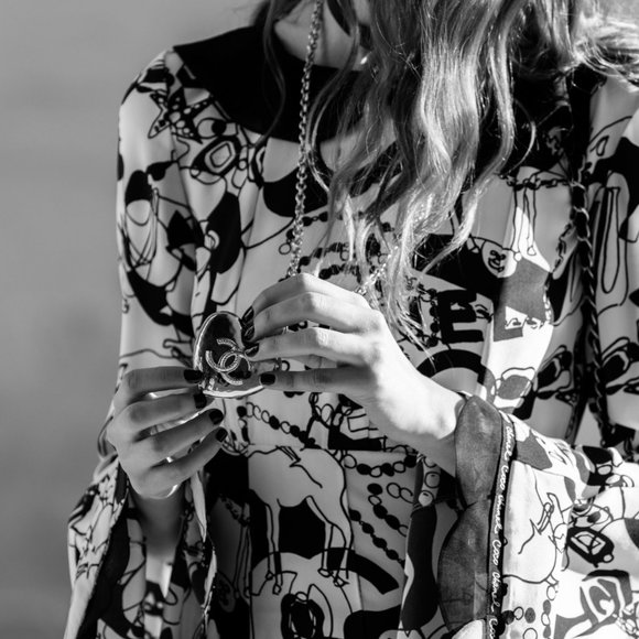 22C Chanel CC Long Necklace Heart Locket - AB7531 B07266 - Picture 1 of 16